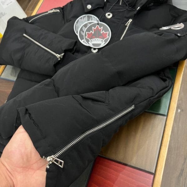 Moose Knuckles jacket- black/white Fur - Image 3