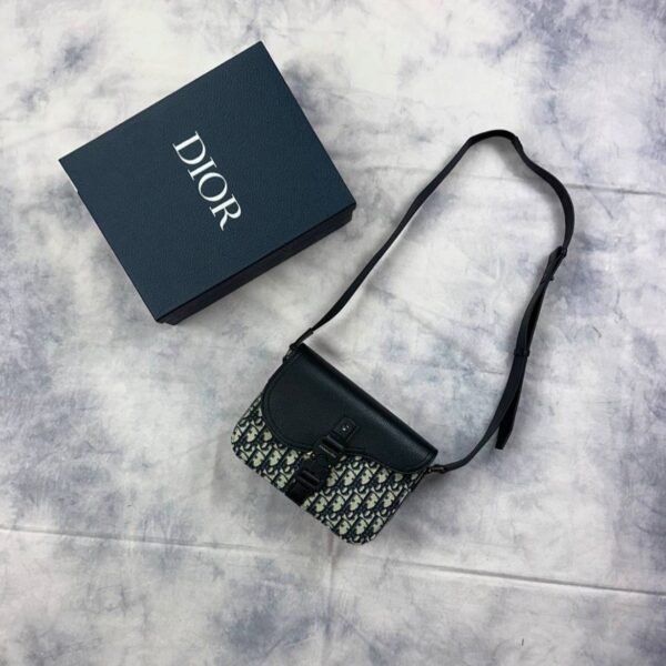 Dior saddle messenger bag Black/white